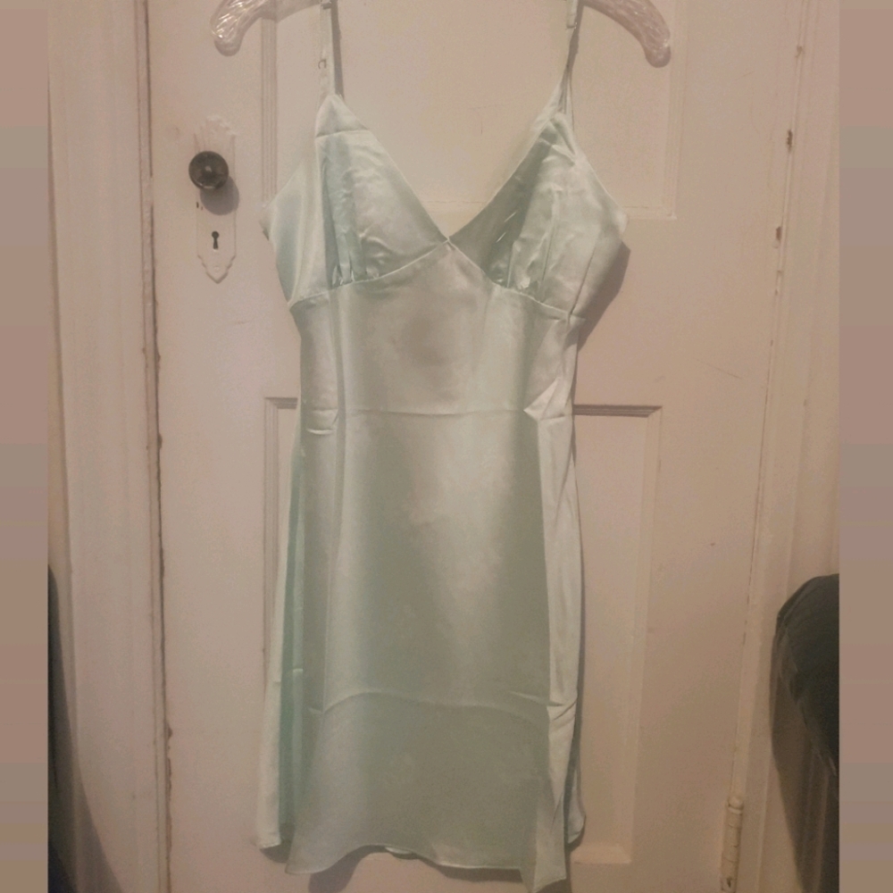 Dress - Picture 3 of 5